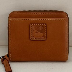 LAST CALL! Florentine Dooney & Bourke Natural Leather Zip Around Wallet NWT